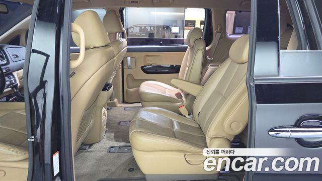 Kia Canival 2018 — photo 18
