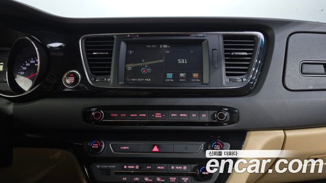 Kia Canival 2018 — photo 20
