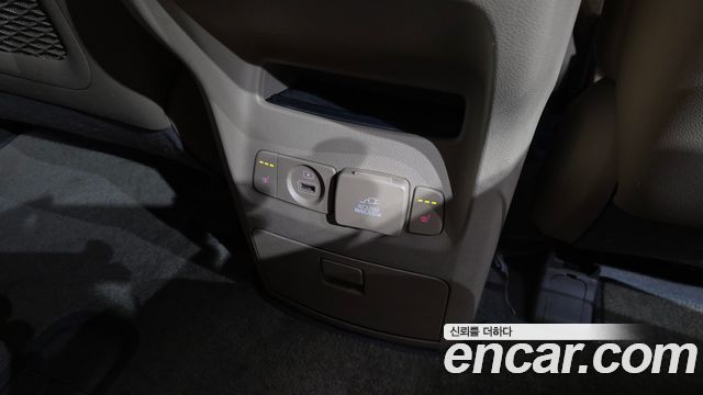 Kia Canival 2018 — photo 25