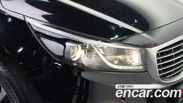 Kia Canival 2018 — photo 8