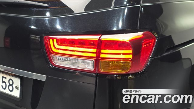 Kia Canival 2018 — photo 9