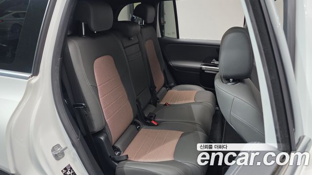 Mercedes-Benz EQB 2024 — photo 18
