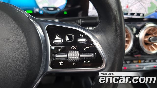 Mercedes-Benz EQB 2024 — photo 23