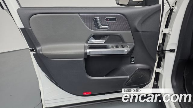 Mercedes-Benz EQB 2024 — photo 14