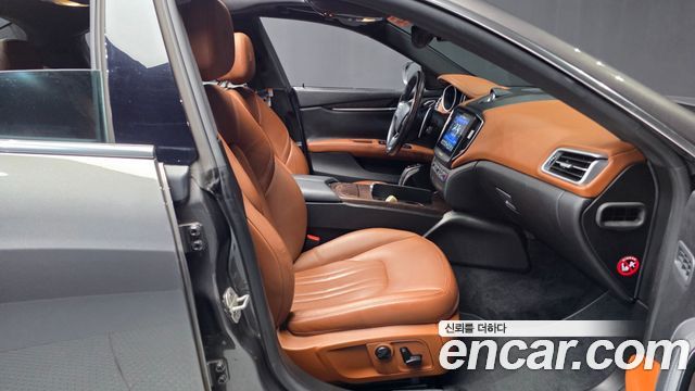 Maserati Ghibli 2019 — photo 17