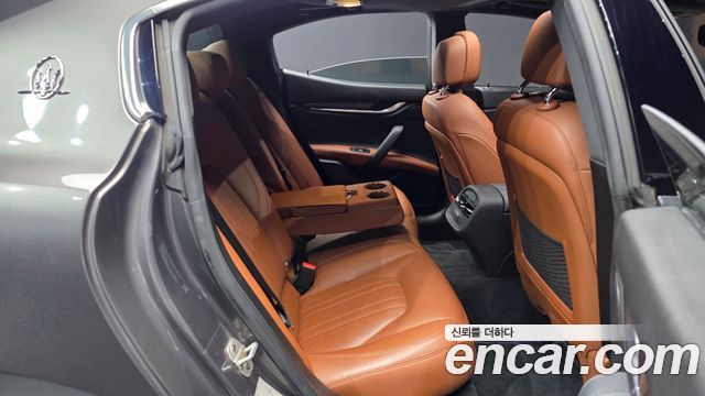 Maserati Ghibli 2019 — photo 18
