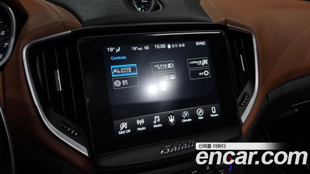 Maserati Ghibli 2019 — photo 22