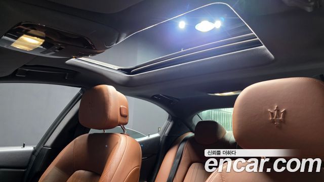 Maserati Ghibli 2019 — photo 24