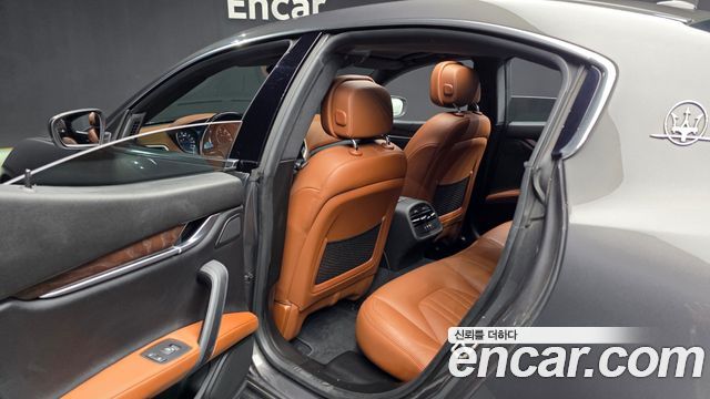 Maserati Ghibli 2019 — photo 16