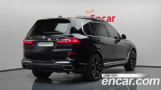 BMW X7 2022 — photo 2