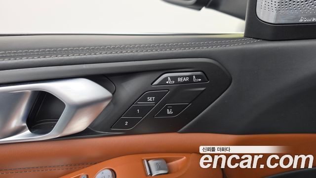BMW X7 2022 — photo 29
