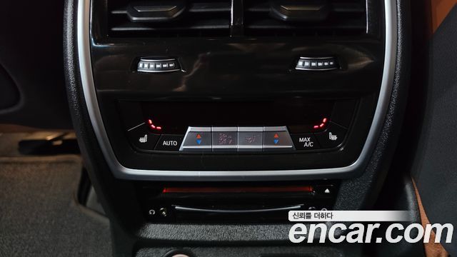 BMW X7 2022 — photo 32