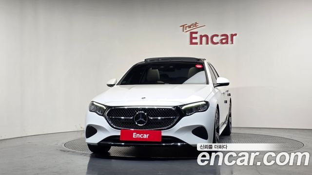 Mercedes-Benz E-Class 2025 — photo 3