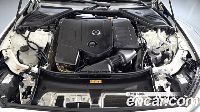 Mercedes-Benz E-Class 2025 — photo 6