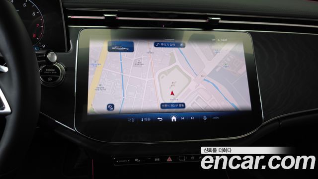 Mercedes-Benz E-Class 2025 — photo 18