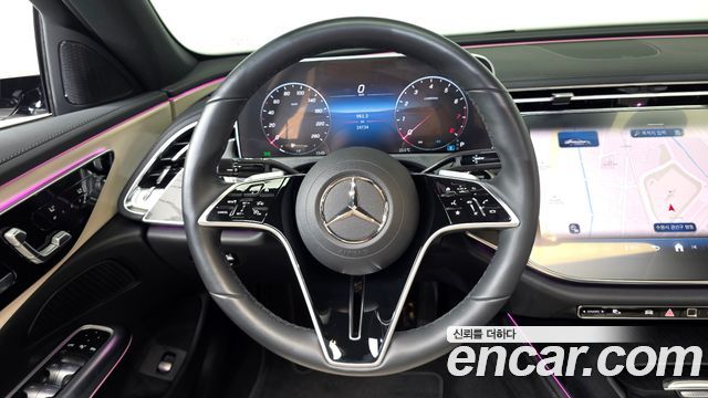Mercedes-Benz E-Class 2025 — photo 19