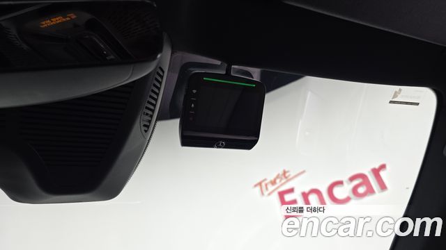 Mercedes-Benz E-Class 2025 — photo 24