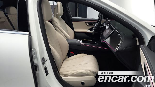 Mercedes-Benz E-Class 2025 — photo 16