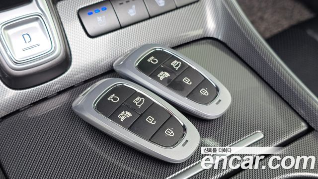 Hyundai Santafe 2022 — photo 21