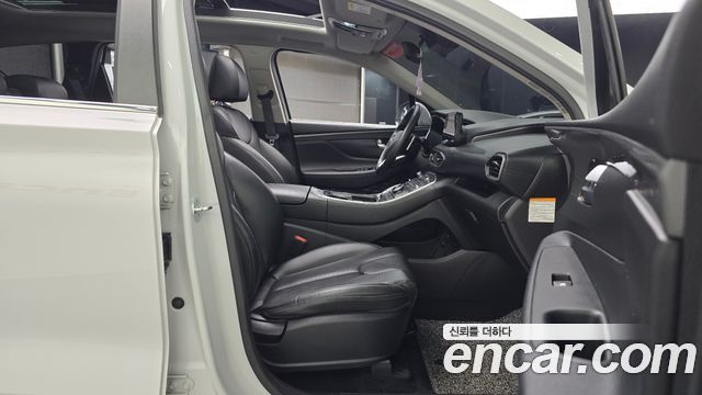 Hyundai Santafe 2022 — photo 16