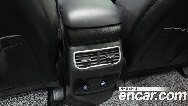 Hyundai Santafe 2022 — photo 31