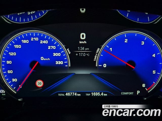 BMW 5-Series 2018 — photo 8