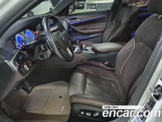BMW 5-Series 2018 — photo 12