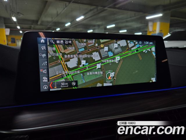 BMW 5-Series 2018 — photo 14