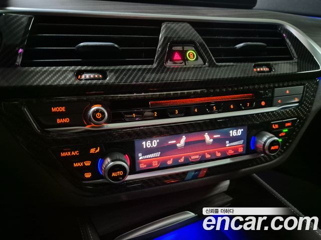 BMW 5-Series 2018 — photo 16
