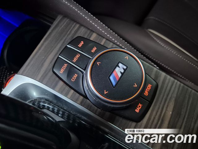 BMW 5-Series 2018 — photo 18