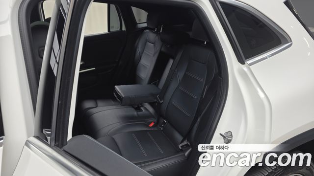 Mercedes-Benz EQA 2022 — photo 18