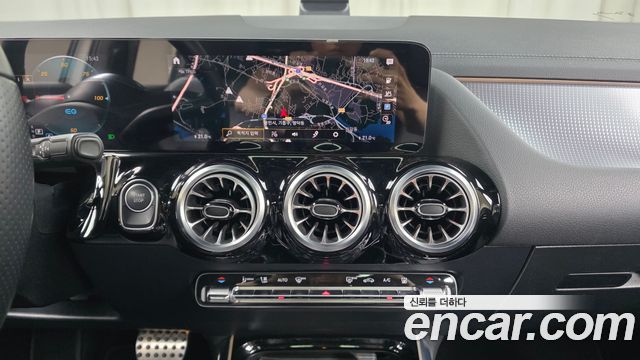 Mercedes-Benz EQA 2022 — photo 19