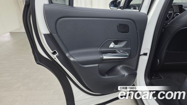 Mercedes-Benz EQA 2022 — photo 15