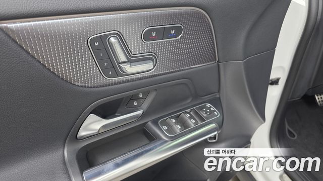 Mercedes-Benz EQA 2022 — photo 30