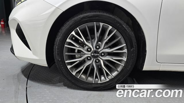 Kia K3 2023 — photo 5