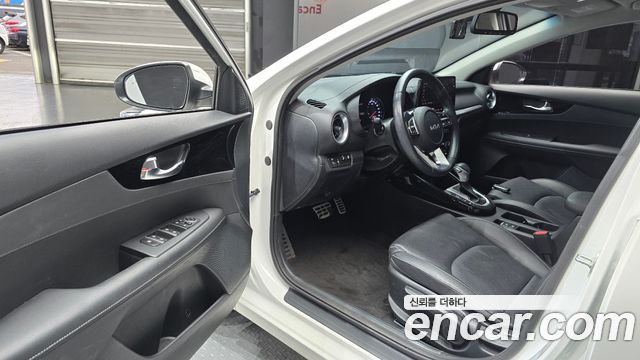 Kia K3 2023 — photo 13
