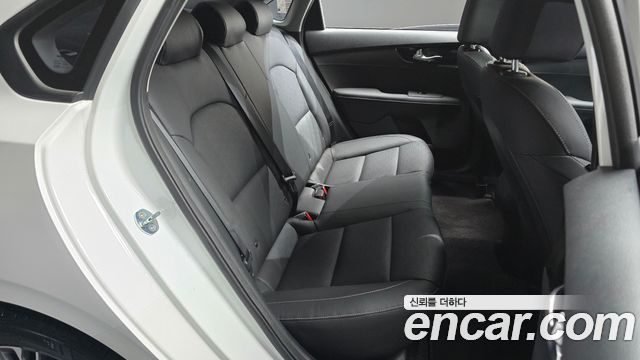 Kia K3 2023 — photo 17