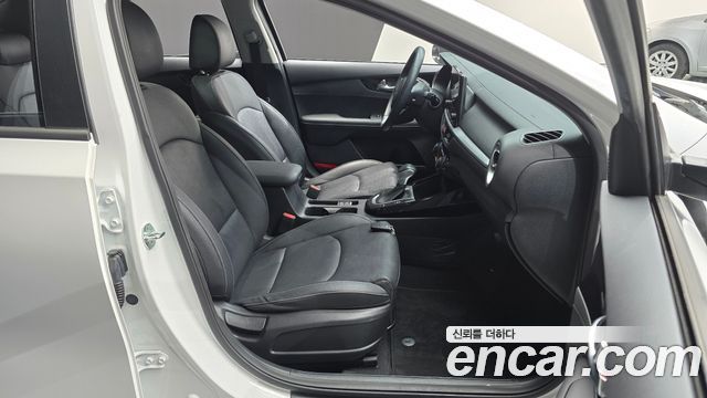Kia K3 2023 — photo 16