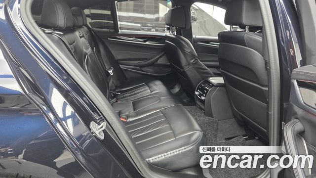 BMW 5-Series 2023 — photo 17