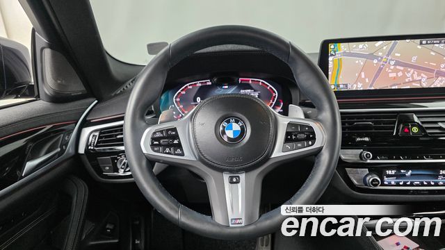 BMW 5-Series 2023 — photo 18