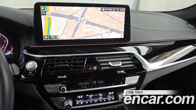 BMW 5-Series 2023 — photo 19