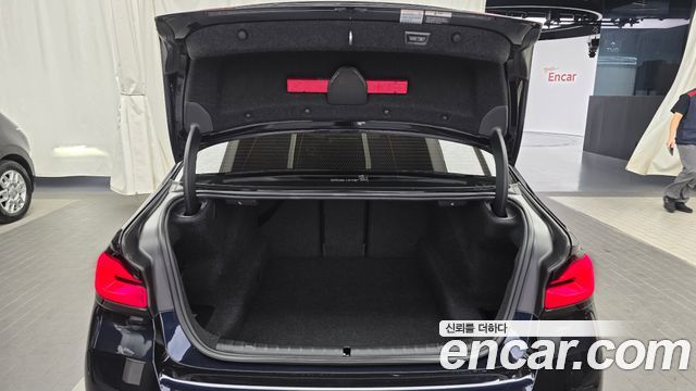 BMW 5-Series 2023 — photo 26