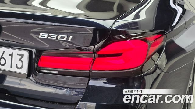 BMW 5-Series 2023 — photo 9