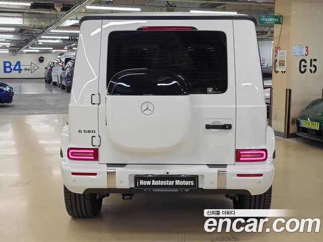 Mercedes-Benz G-Class 2025 — photo 4