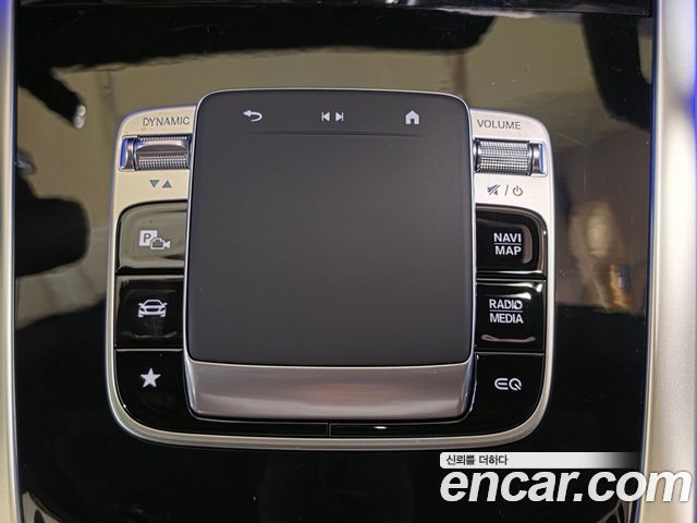 Mercedes-Benz G-Class 2025 — photo 16