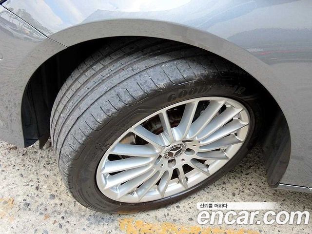 Mercedes-Benz E-Class 2022 — photo 20