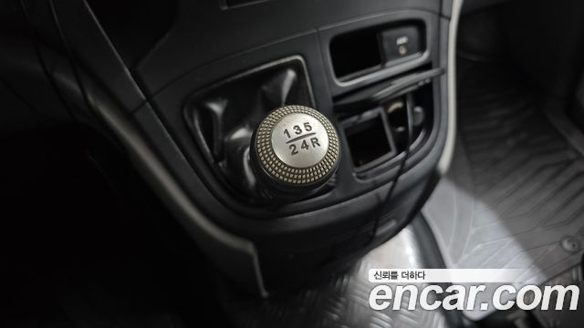 Hyundai Starex 2010 — photo 9