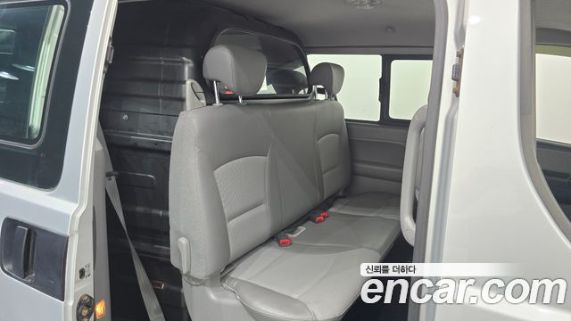 Hyundai Starex 2010 — photo 11