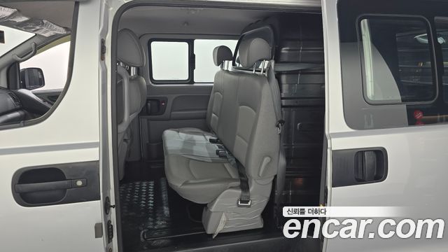 Hyundai Starex 2010 — photo 12