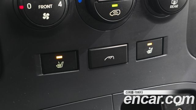 Hyundai Starex 2010 — photo 13